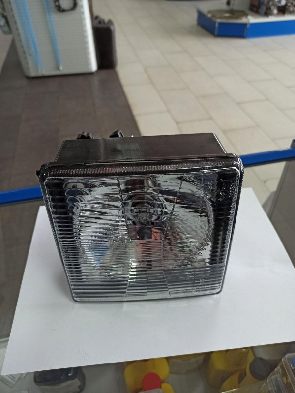 Фара передняя ФГ-308 (пластм. квадратная) — 2