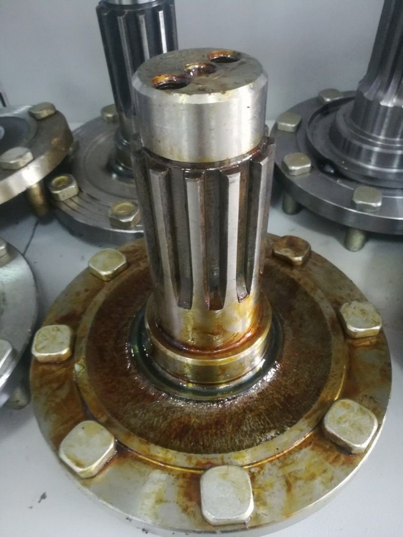 Фланец редук.перед.моста с болтами (8шпилек) — 1