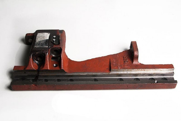 Боковина левая (литая) (1322-2707261-А-01) — 1