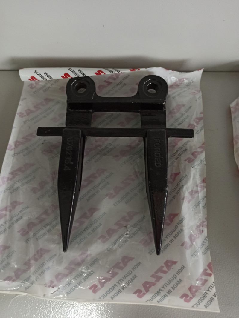 Палец двойной противорежущий LATOSSA 626295/648407/648406(676235.3)КЛААС — 1